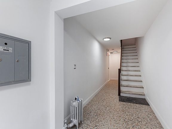5th image of 443 W 44th St #3