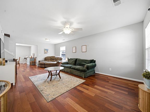 3rd image of 222 Eagle Pointe Dr