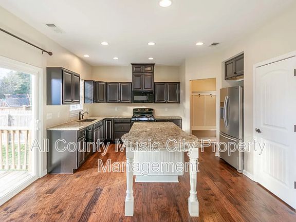 5th image of 2528 Carmine St