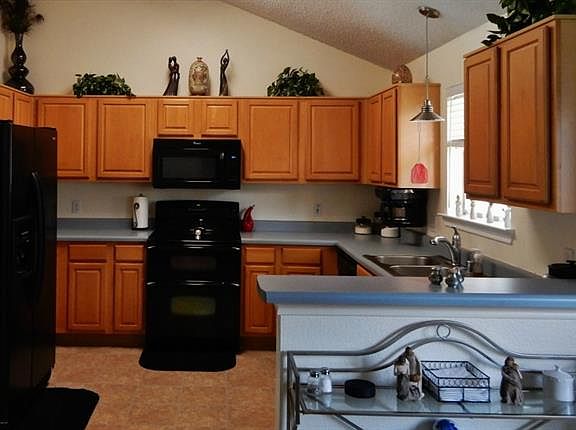 3rd image of 10828 Pebblecreek Ct