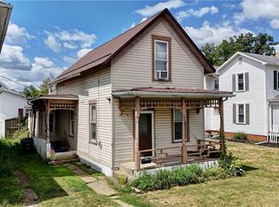 804 N Main St, Uhrichsville, OH 44683