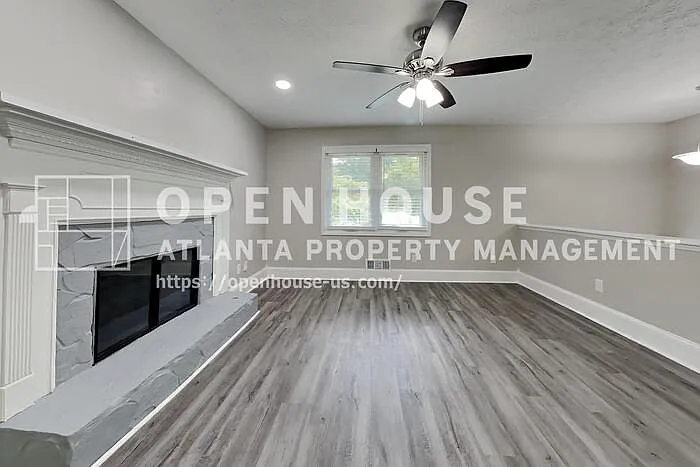 3 bed, 2.0 bath, 2224 sqft, $2,440 — Photo 4