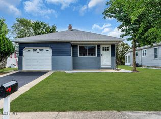 24 Liberta Dr, Toms River, NJ 08757