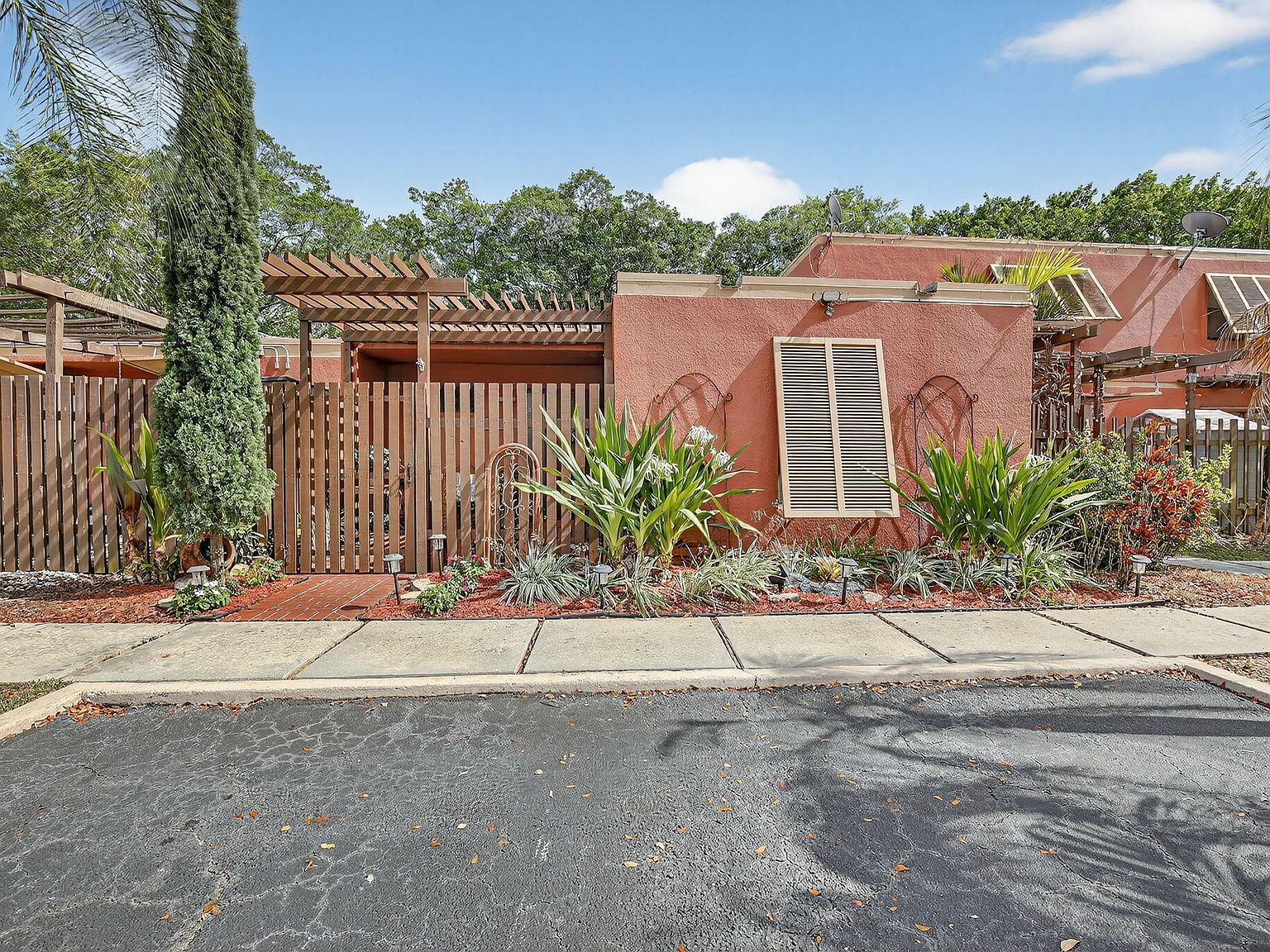 1533 Fairway Road