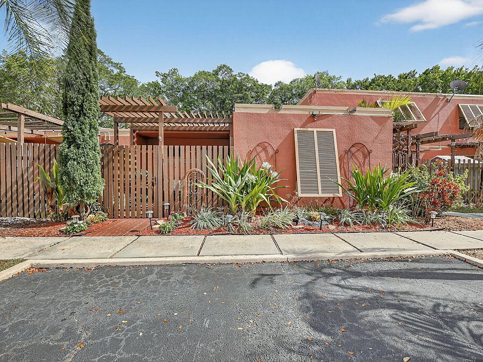 1st image of 1533 Fairway Road