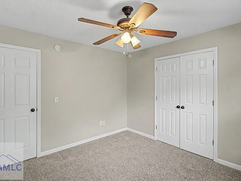 401 E Banks St — Photo 21