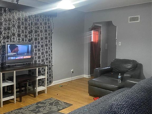 4th image of 4615 Korte Ave