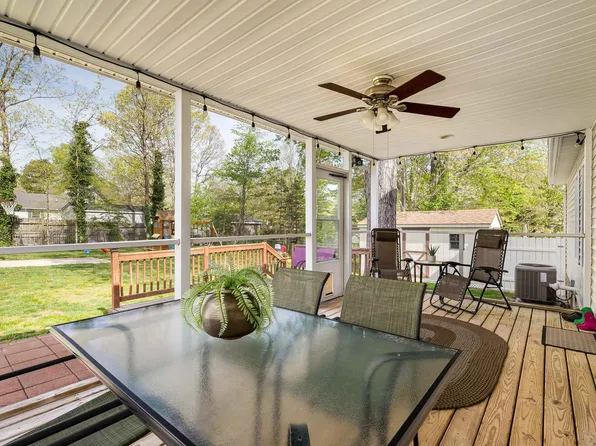 277 Cooper Dr, Stuarts Draft, VA 24477