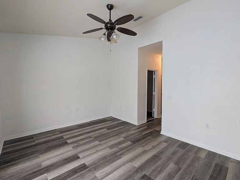 4833 NW 46th Pl #106 — Photo 31