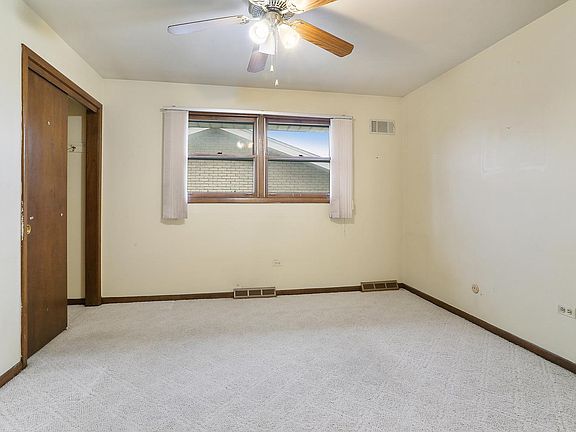 4th image of 8512 Natoma Ave
