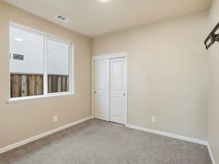 765 Brandywine Ln — Photo 2