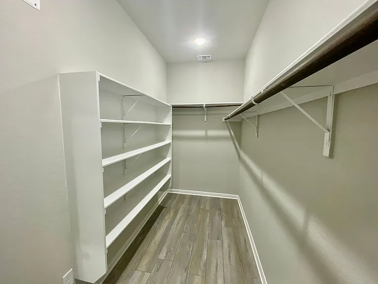 321 Caleb Ct — Photo 12