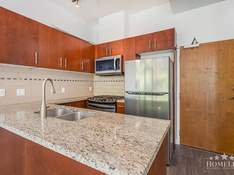 8280 Lansdowne Rd #302 — Photo 4