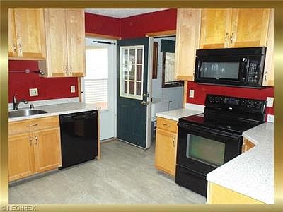 4th image of 403 Pecan Dr