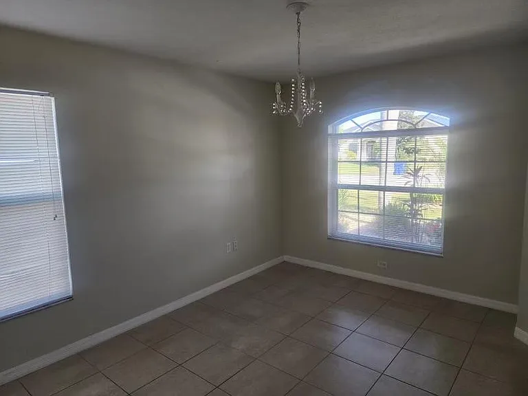 5417 Columbus Blvd — Photo 5