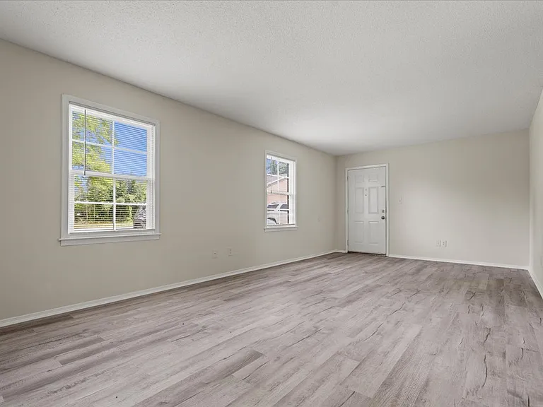319 Revell Dr #H — Photo 8