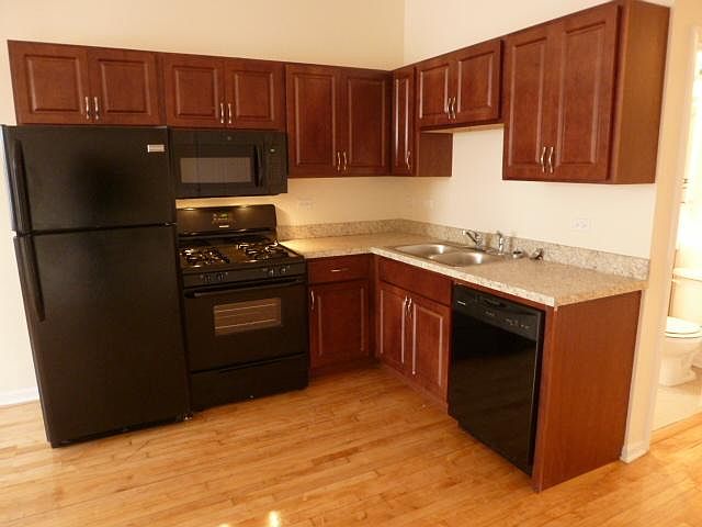 1st image of 3280 W Fullerton Ave #1