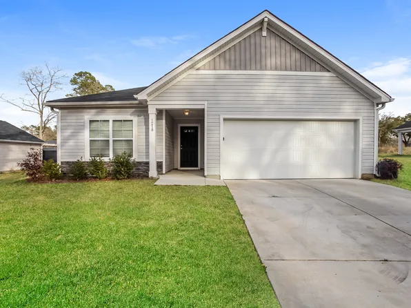 1218 Gardner St, Camden, SC 29020