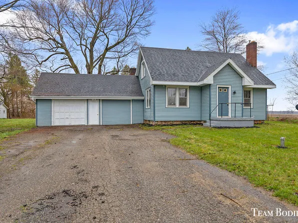 4815 W Hickory Rd, Hickory Corners, MI 49060