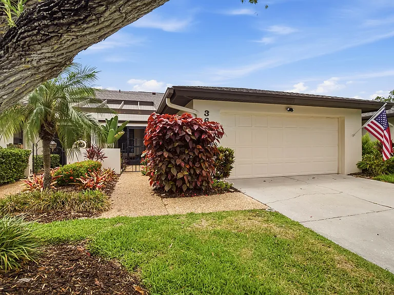 3689 Gleneagle Dr #14B — Photo 1