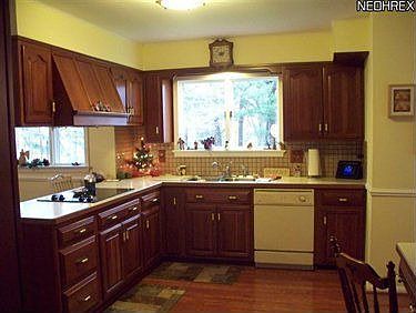 4th image of 104 Manor Dr
