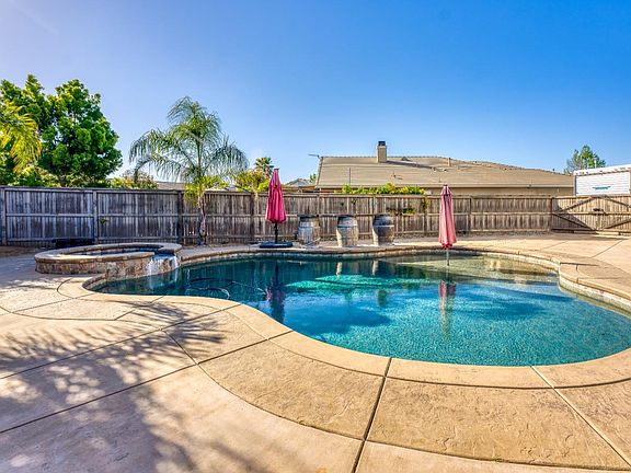 2nd image of 7800 La Piedra Pl