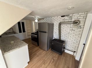 28 Harris St APT 3, Webster, MA 01570