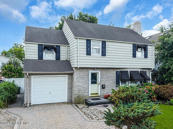 3rd image of 806 Trenton Avenue