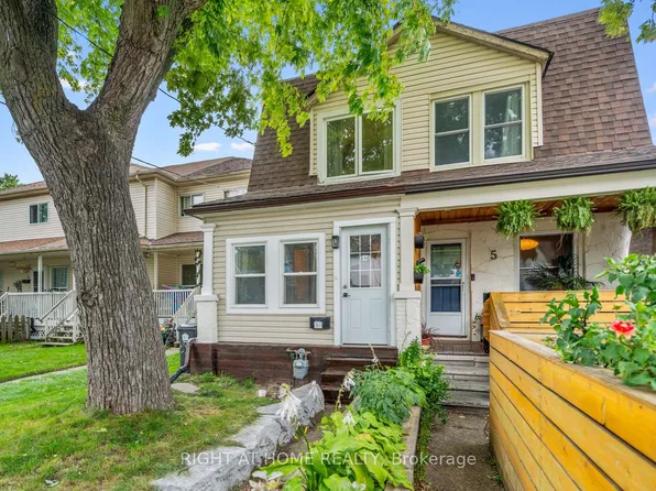 5 1/2 Luttrell Ave, Toronto, ON M4C 5E2