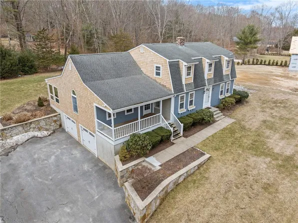 76 Hillside Rd, Cumberland, RI 02864