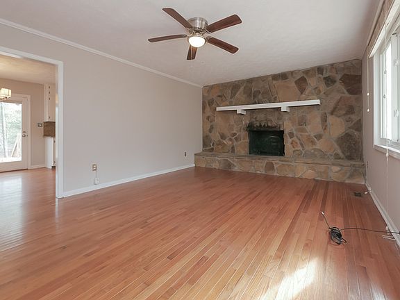 5th image of 9228 Chestnut Lake Dr