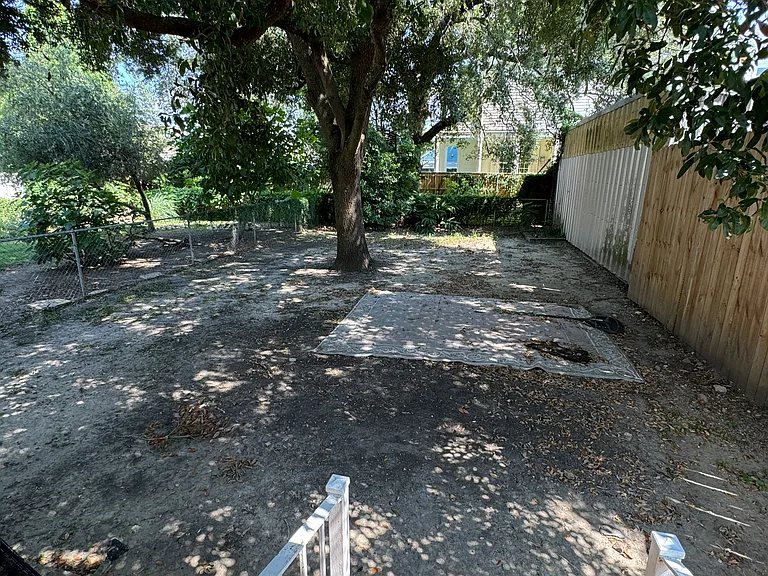 1215 Leonidas St — Photo 14
