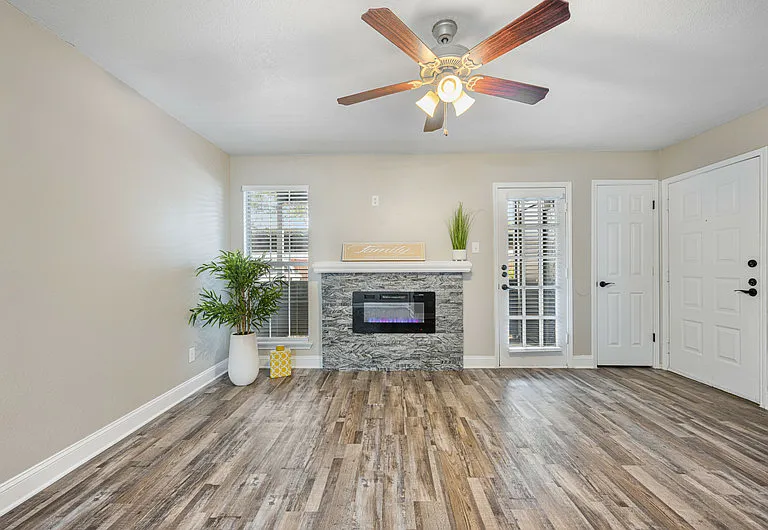 The Pinnacle Apartments — Photo 1