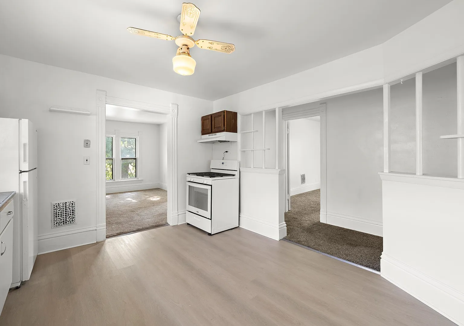 2 bed, 1000 sqft, $1,400 — Photo 3