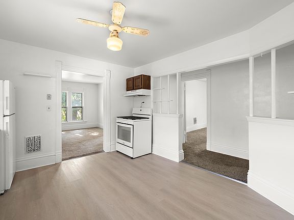3rd image of 601 S Jefferson St APT 2