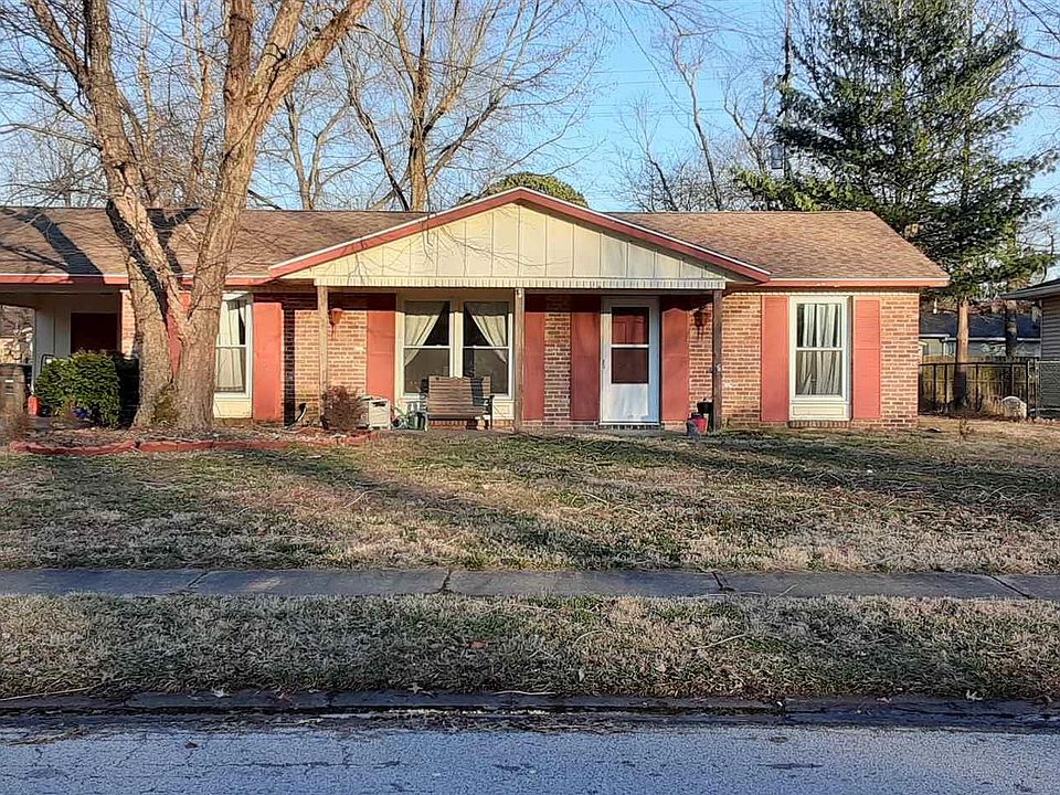 1st image of 601 S Emerald Ln