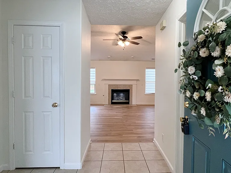 3878 Chenango Pl — Photo 2