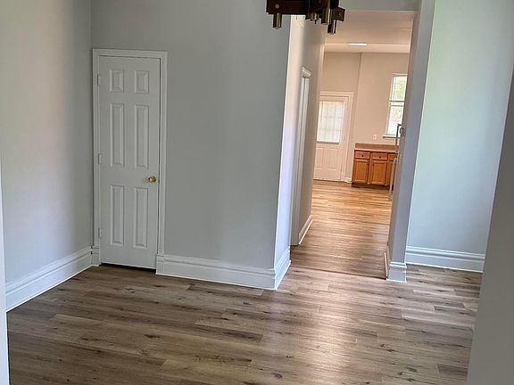3rd image of 3511 Indiana Ave
