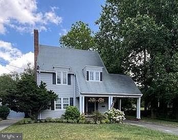 1st image of 905 Camden Ave