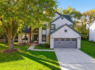 131 Trail Edge Cir, Powell, OH