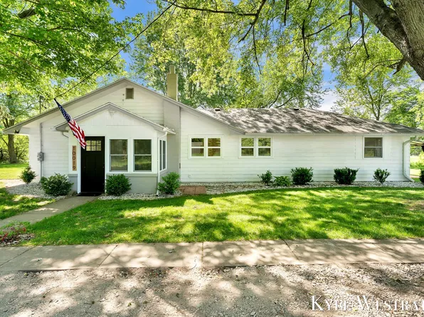 10019 Ten Mile Rd NE, Rockford, MI 49341