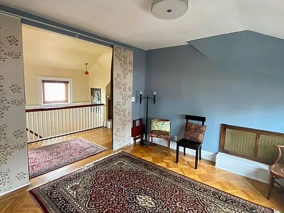 4th image of 69-14 Dartmouth St #1