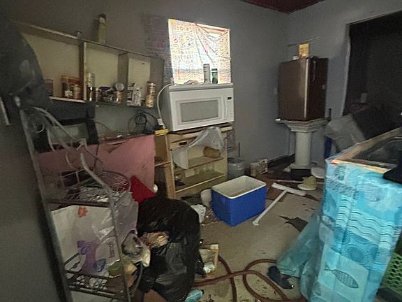 2nd image of 5586 Era Ave