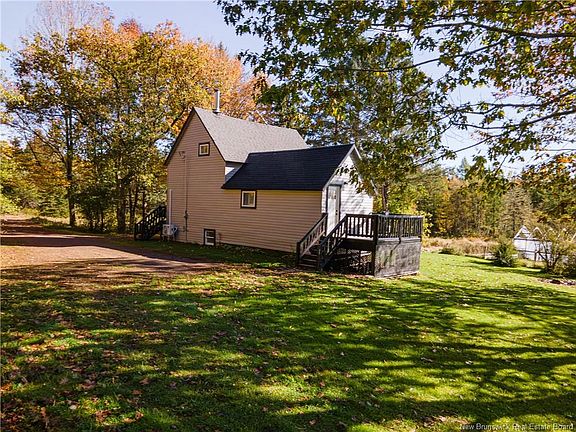2nd image of 114 Collina Rd