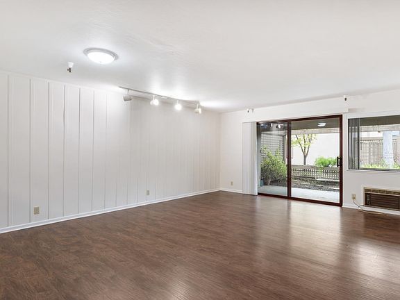 3rd image of 439 Alberto Way Unit A110