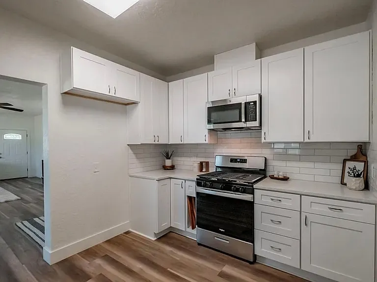 690 W Morton St — Photo 13