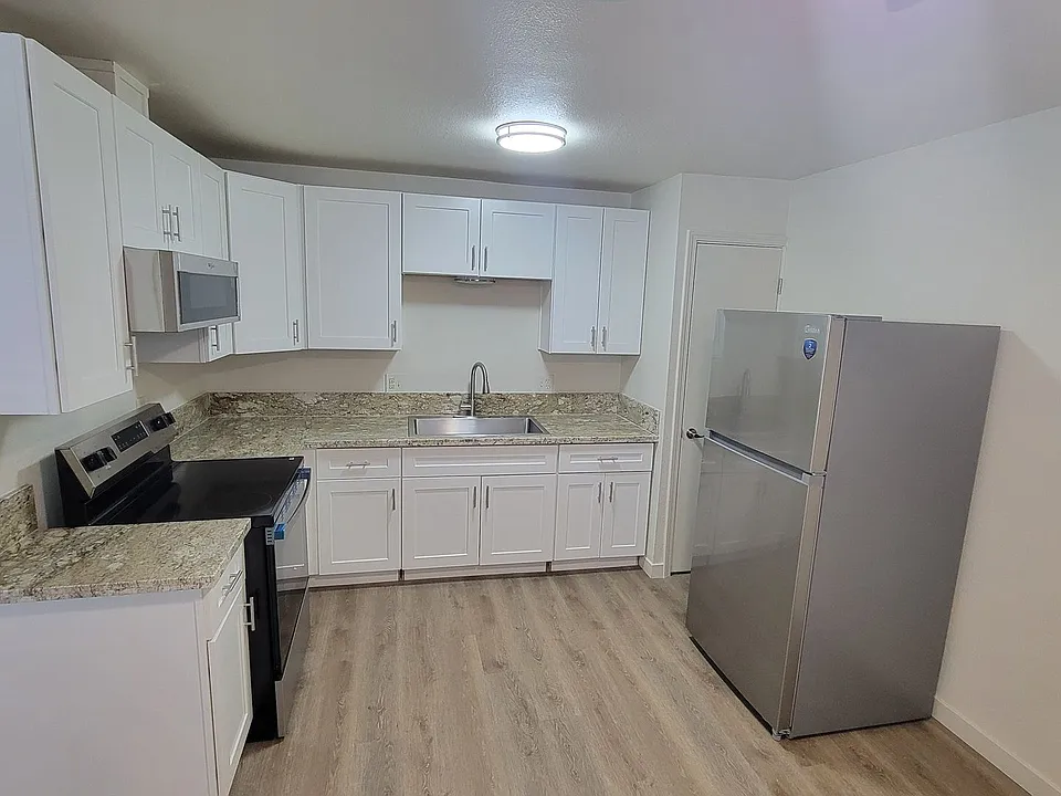 2005 Coffee Rd