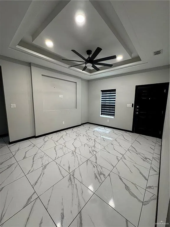 3 bed, 2.0 bath, 1040 sqft, $1,350 — Photo 2