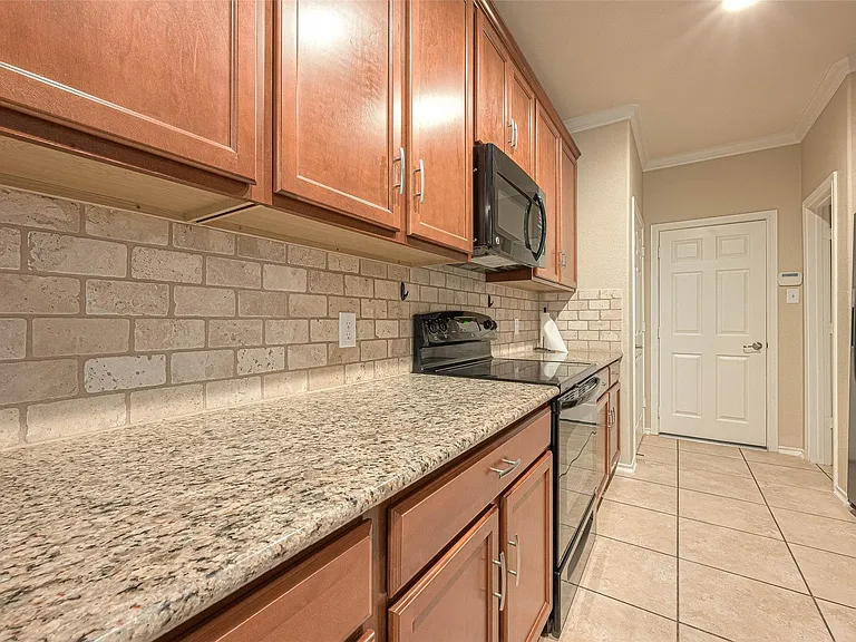 24630 Folkstone Cir — Photo 15
