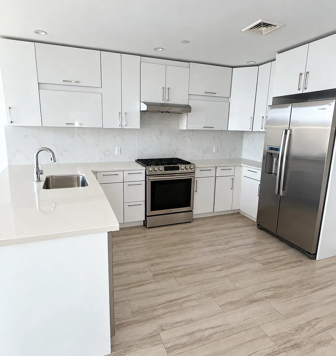 2 bed, 950 sqft, $3,500 — Photo 3